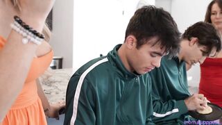 Justine Jakobs, Jessica Ryan - The Halloween Jizz Games 17 10 2025