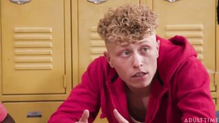 Blonde gave herself to classmates after class ????