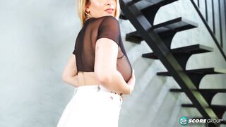 Charlotte Queen Looks Too Be Fucking Herself With A Dildo