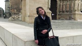 Emmanuelle, 28 Ans, Veut Son Plan à Trois