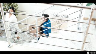 Freeze - May Thai - Clumsy