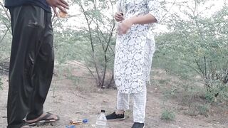 Jija Ne Apni Sali Ko Jangal Me Le Jaa Kar Choda