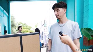 Street Heat Slut In A Box - Gypsy Rose, Sav Shawz