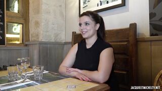 Dolores, 30 Ans, Découvre La Double