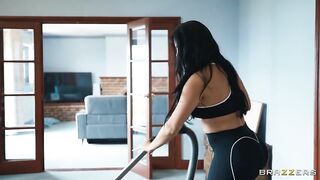 BrazzersExxtra 25 09 07 Sapphire Astrea Maid For Cock