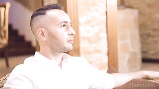 BREAKING LOVELY HUNGARIAN BABE JUICY HOLES - LINDA LECLAIR